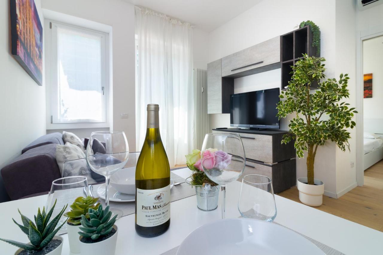 Bright Terrace In * Milaan