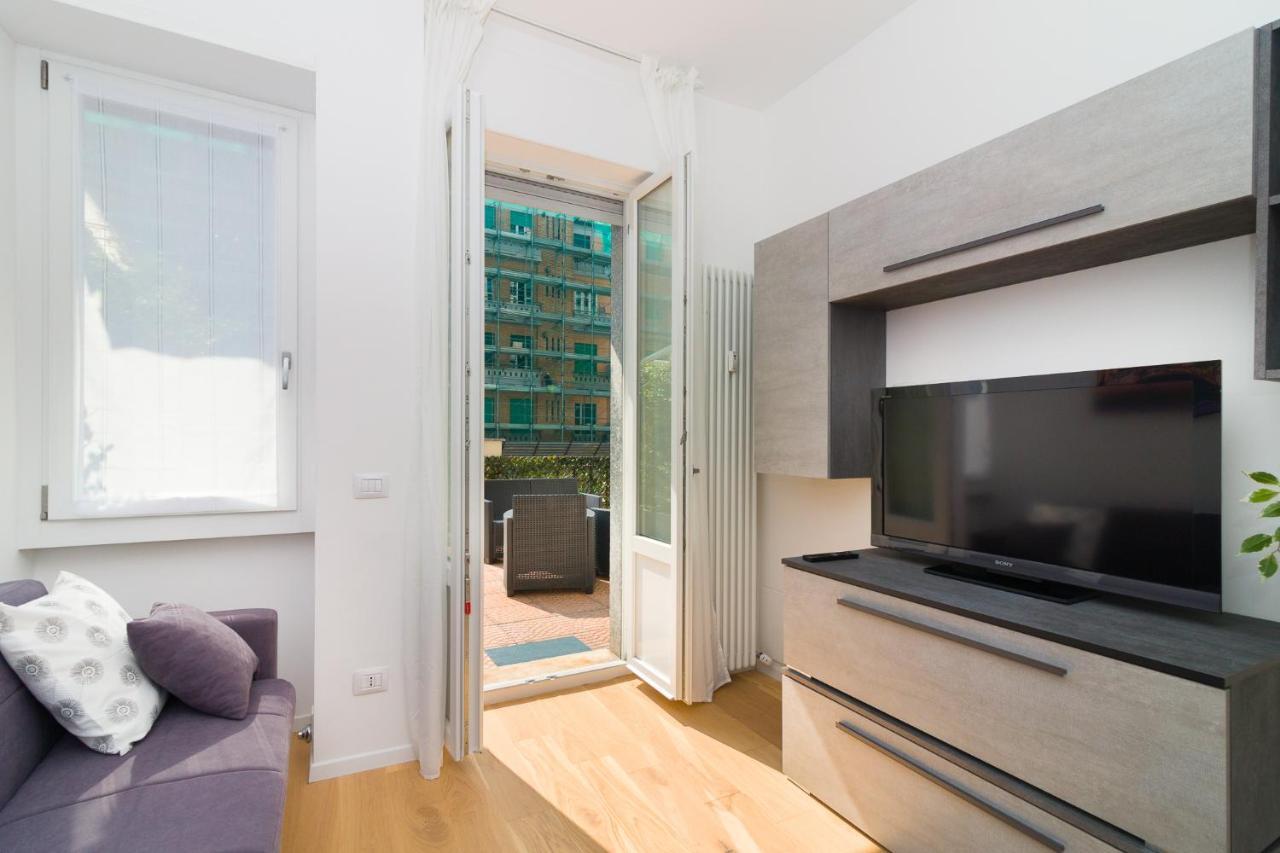 Bright Terrace In Appartement *
